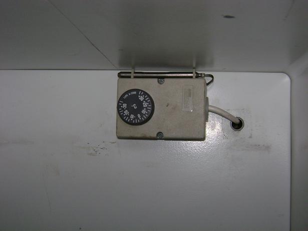 DSC02468 termostat v lednici.JPG